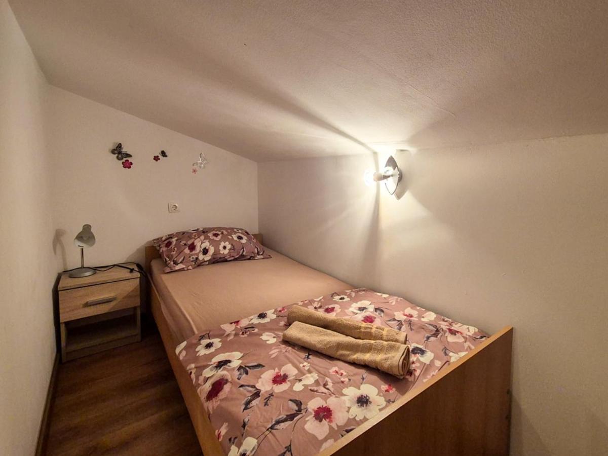 Apartman Meghan Pula Exterior photo
